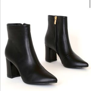 Lulus Black Pointed Toe Ankle Booties